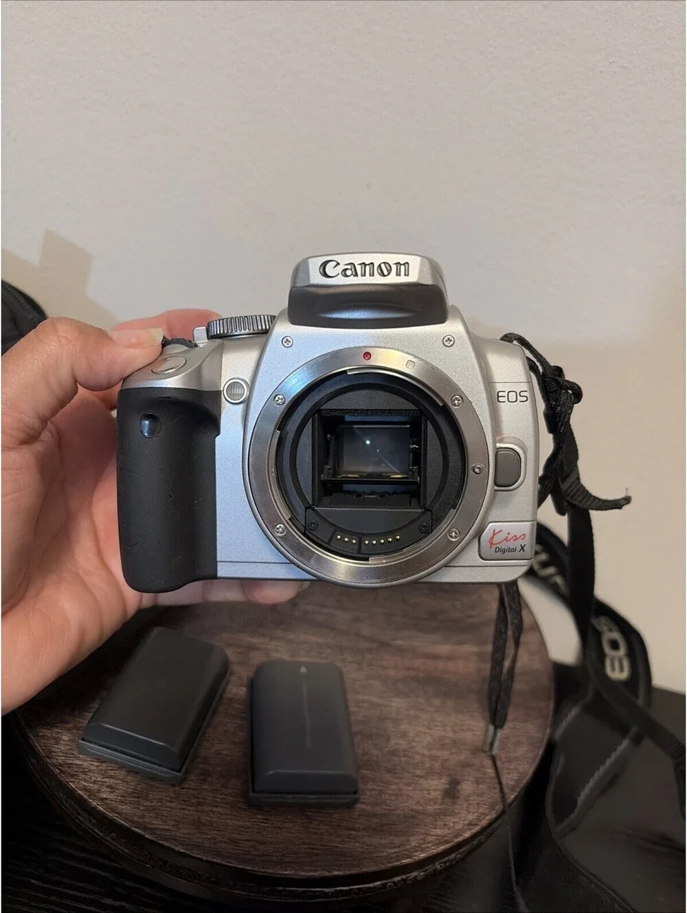Canon EOS Kiss Digital X DS126151 with lens Battery charger 3 batteries  & Case